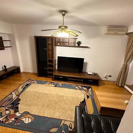 Unirii Tribunal Apartment *