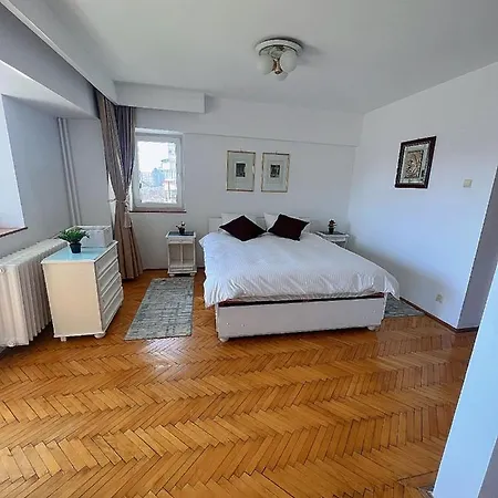 Unirii Tribunal Apartment