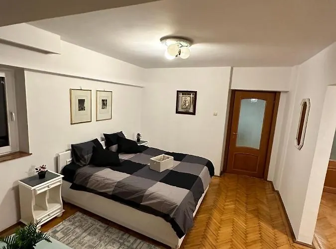 Unirii Tribunal * Бухарест