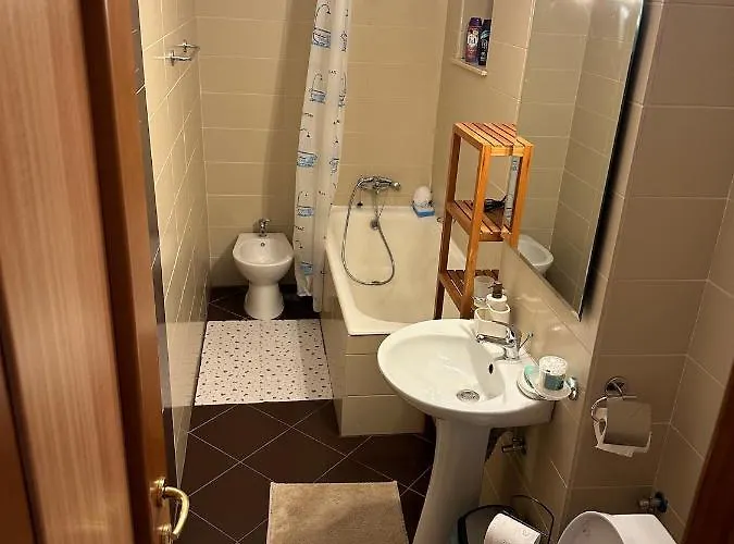 Unirii Tribunal Апартаменти Бухарест